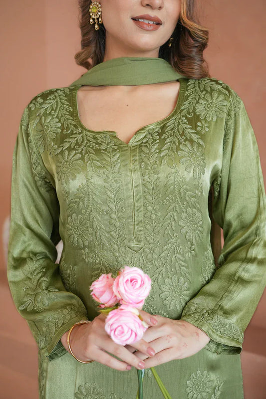 Gulnaar chikankari 3 pc set in green.