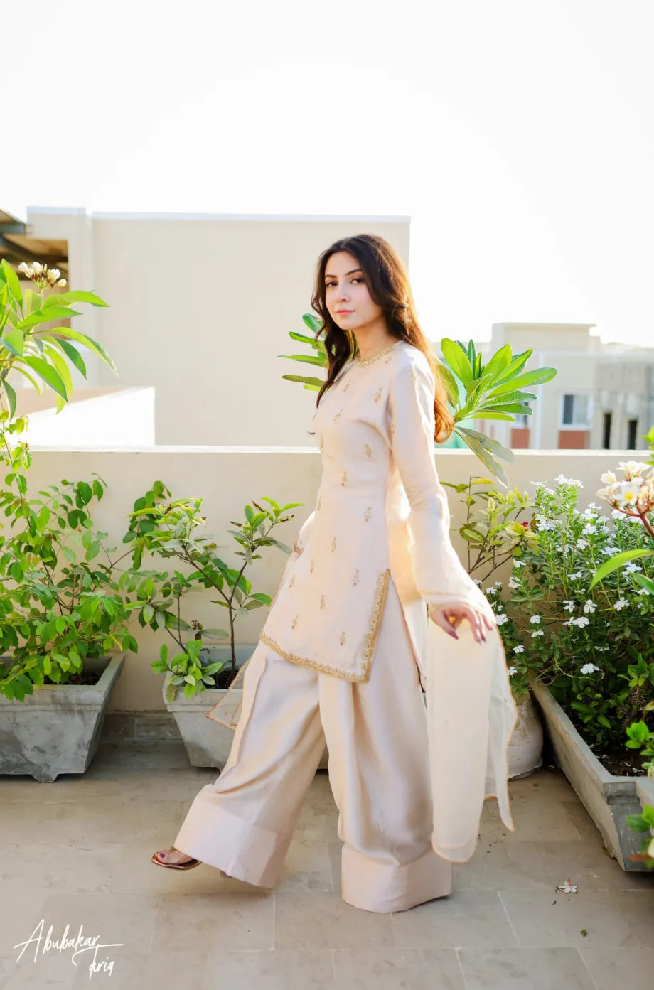 SOLID IVORY HAND EMBELLISHED KURTA WITH FARSHI SHALWAR AND DUPATTA