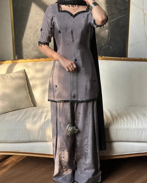 Husn Grey Sheesha Silk with Black